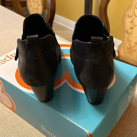 Baretraps women’s ankle bootie - Picture 3 of 4